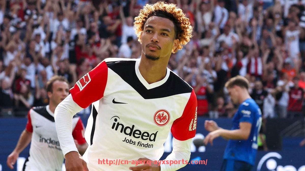 爱游戏体育-NBA连续三双记录保持者与历史对比分析