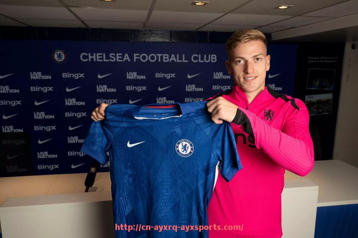 爱游戏体育-英超降级几支球队的历史与赛季分析